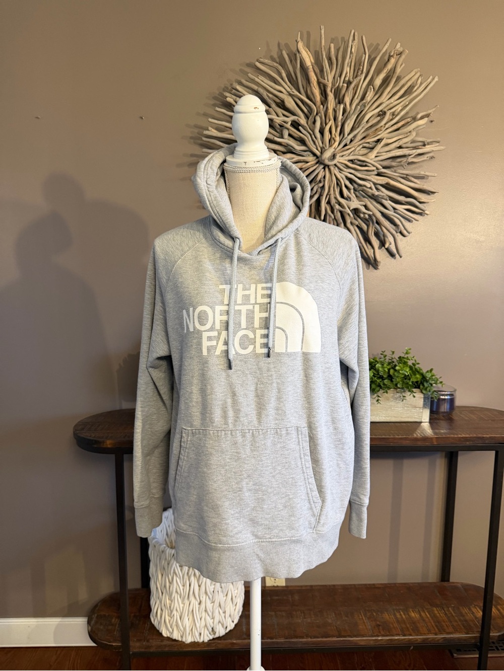 Women’s North Face Sweatshirt in Grey